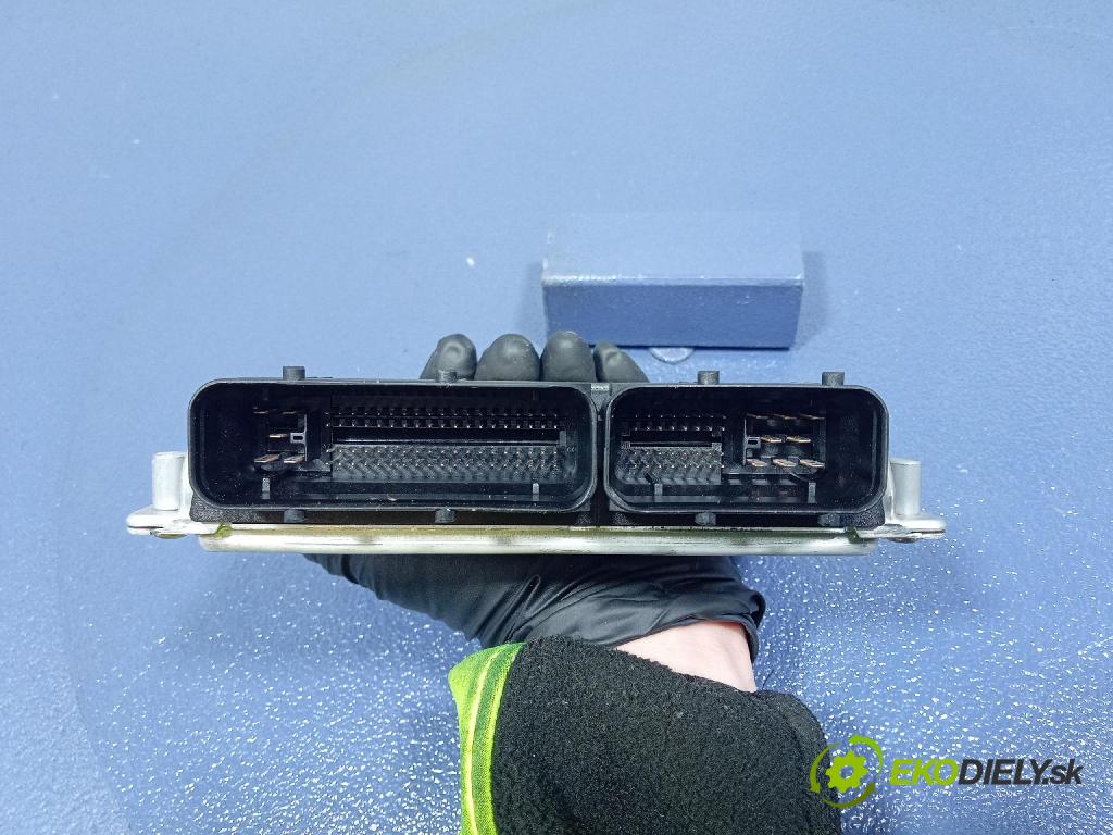 Audi A4 2001 riadiaca jednotka Motor: 8E0907557