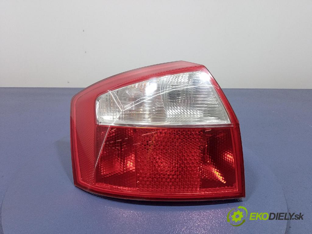 Audi A4 2001 svetlo / reflektor zad ľavá Vonkajsia: TYC 112-A468