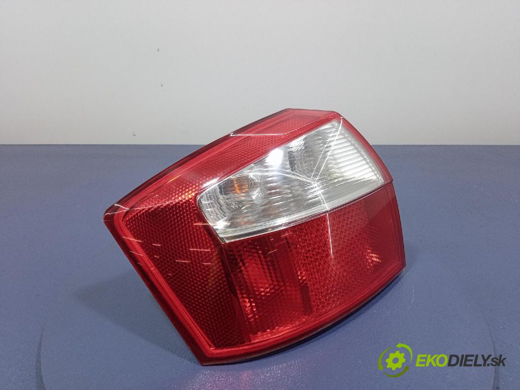 Audi A4 2001 svetlo / reflektor zad ľavá Vonkajsia: TYC 112-A468