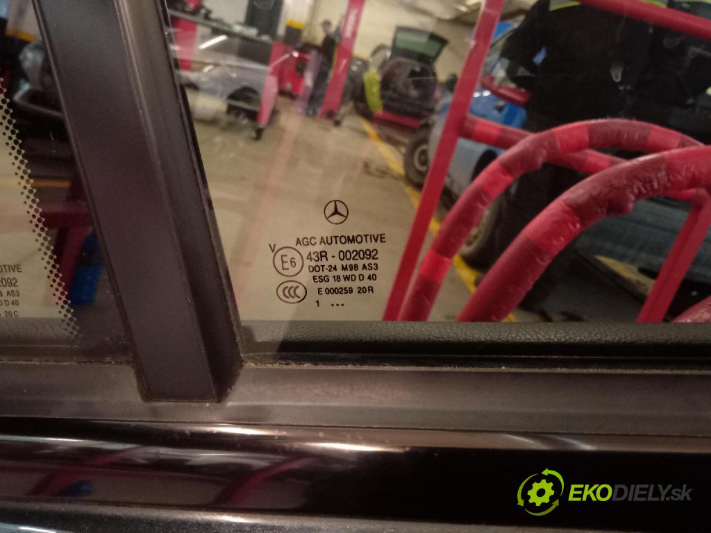 Mercedes C-klasa 2012 dvere zad pravé