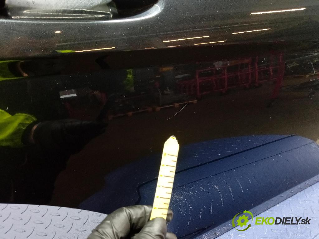 Mercedes C-klasa 2012 dvere zad pravé