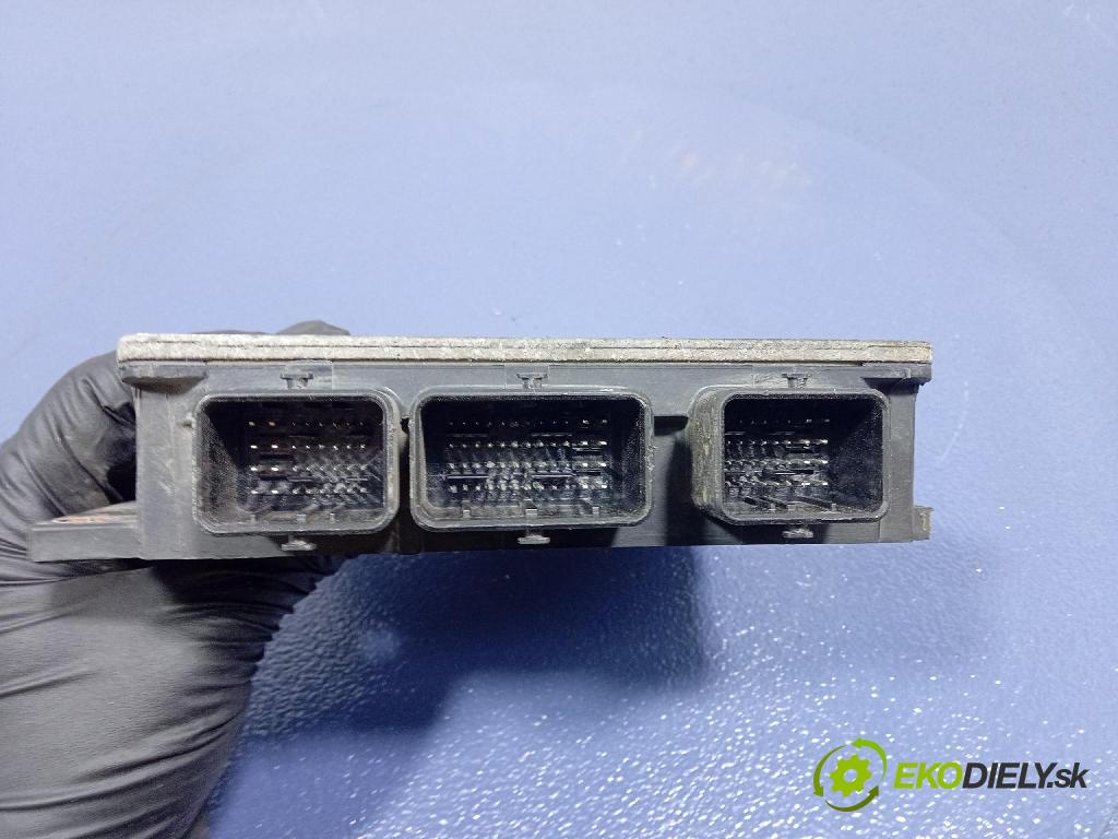 Nissan Note 2007 riadiaca jednotka Motor: 8200399038