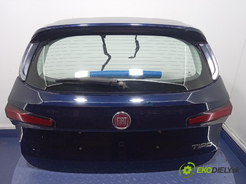 Fiat Tipo 2017 zadna dveře kufra: kufra: