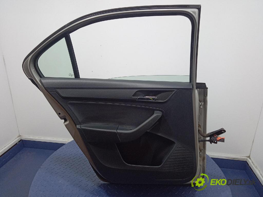 Seat Toledo 2016 dvere zad Vľavo: