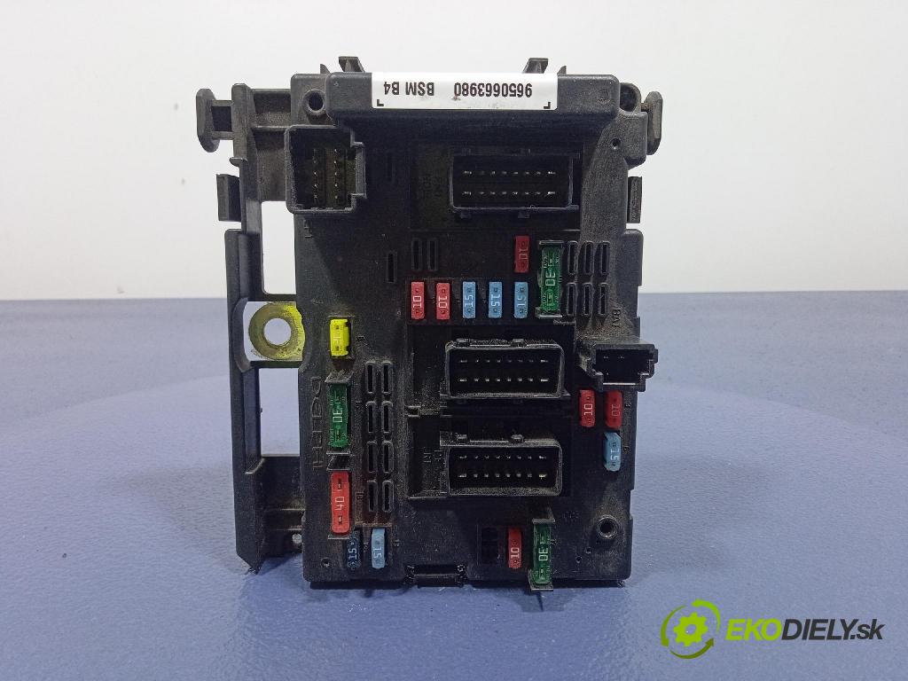 Peugeot 307 2005 skrinka Poistky: 9650663980
