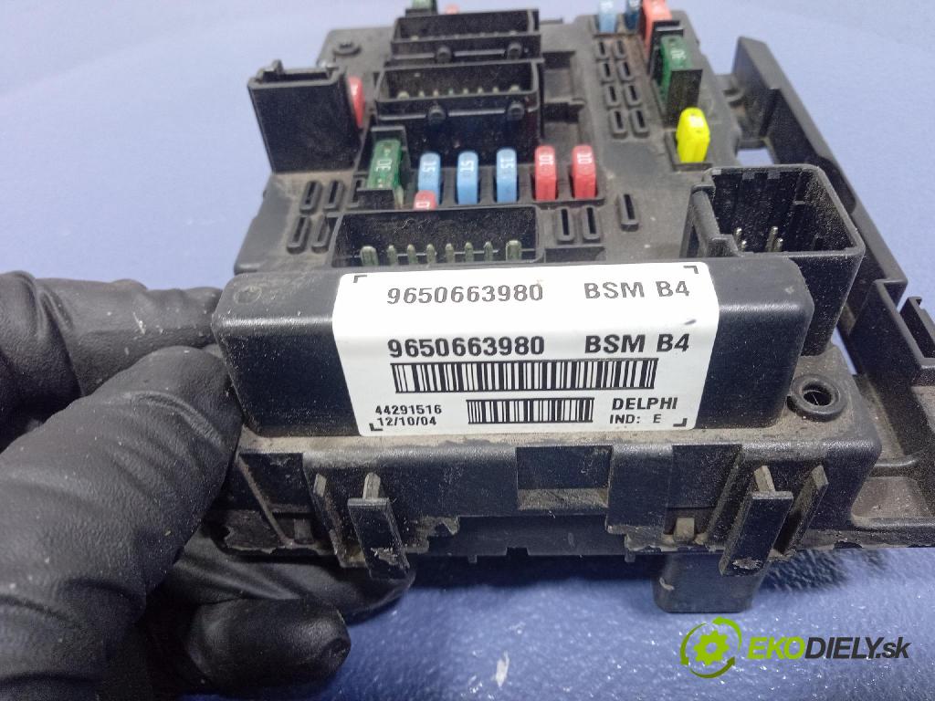 Peugeot 307 2005 skrinka Poistky: 9650663980