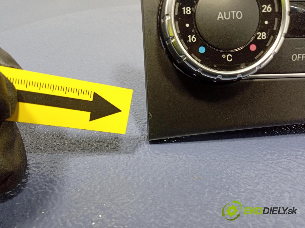 Mercedes C-klasa 2012 prepínač Klimatizácia: Prúd vzduchu: A2049003803