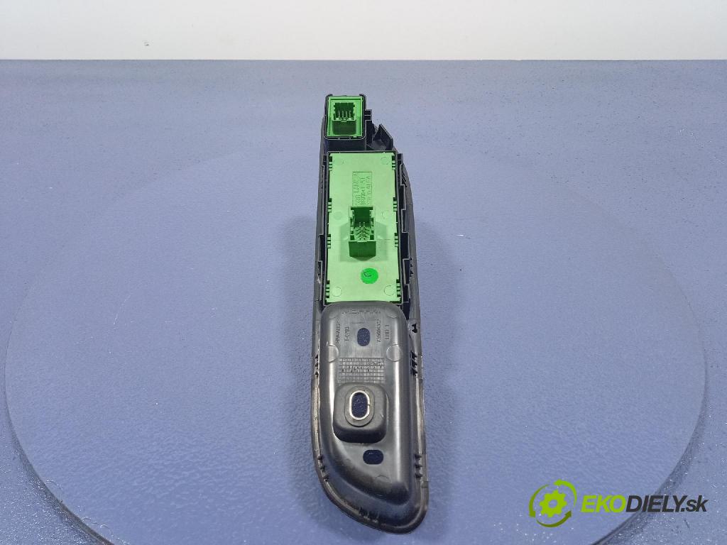 Fiat Tipo 2017 prepínač Okná:
