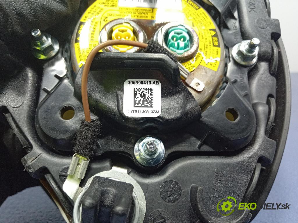 Mercedes C-klasa 2012 kokpit,pristrojová doska 2046805787