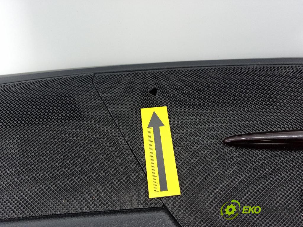 Mercedes C-klasa 2012 kokpit,pristrojová doska 2046805787