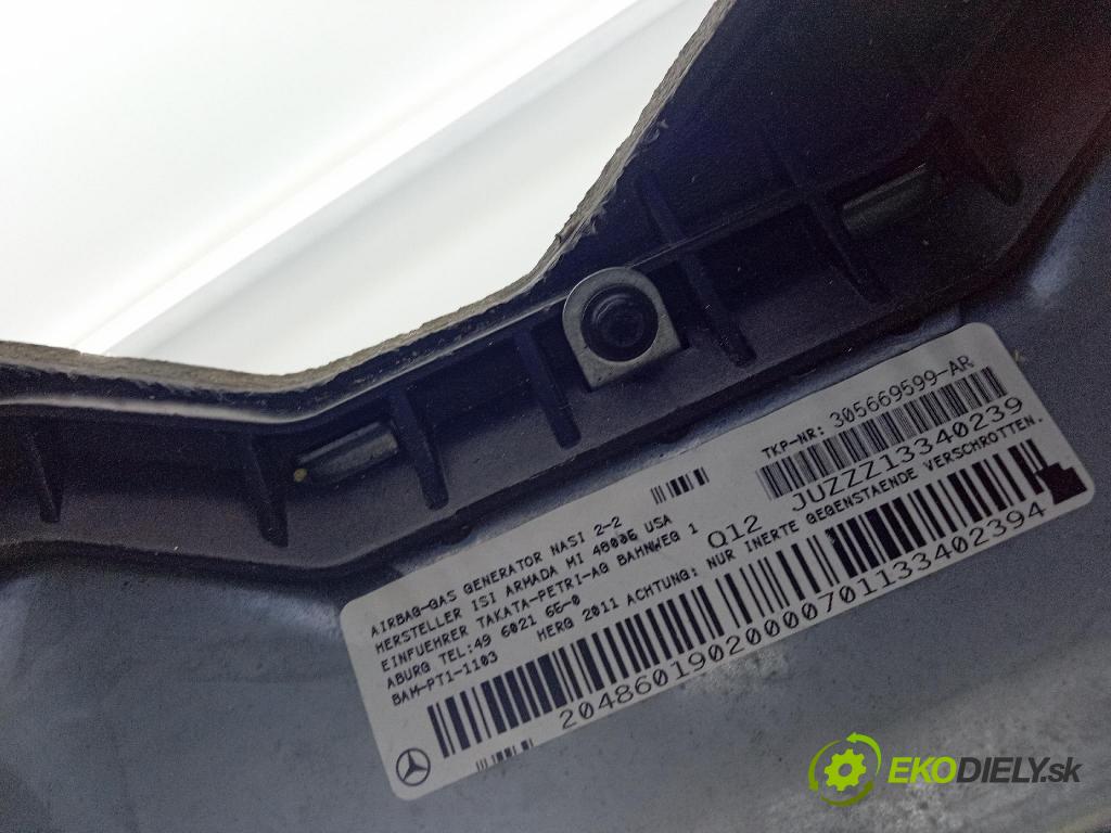 Mercedes C-klasa 2012 kokpit,pristrojová doska 2046805787
