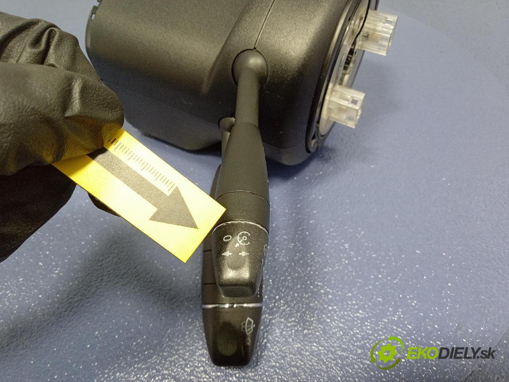 Mercedes C-klasa 2012 prepínač Komplex: A2129007402