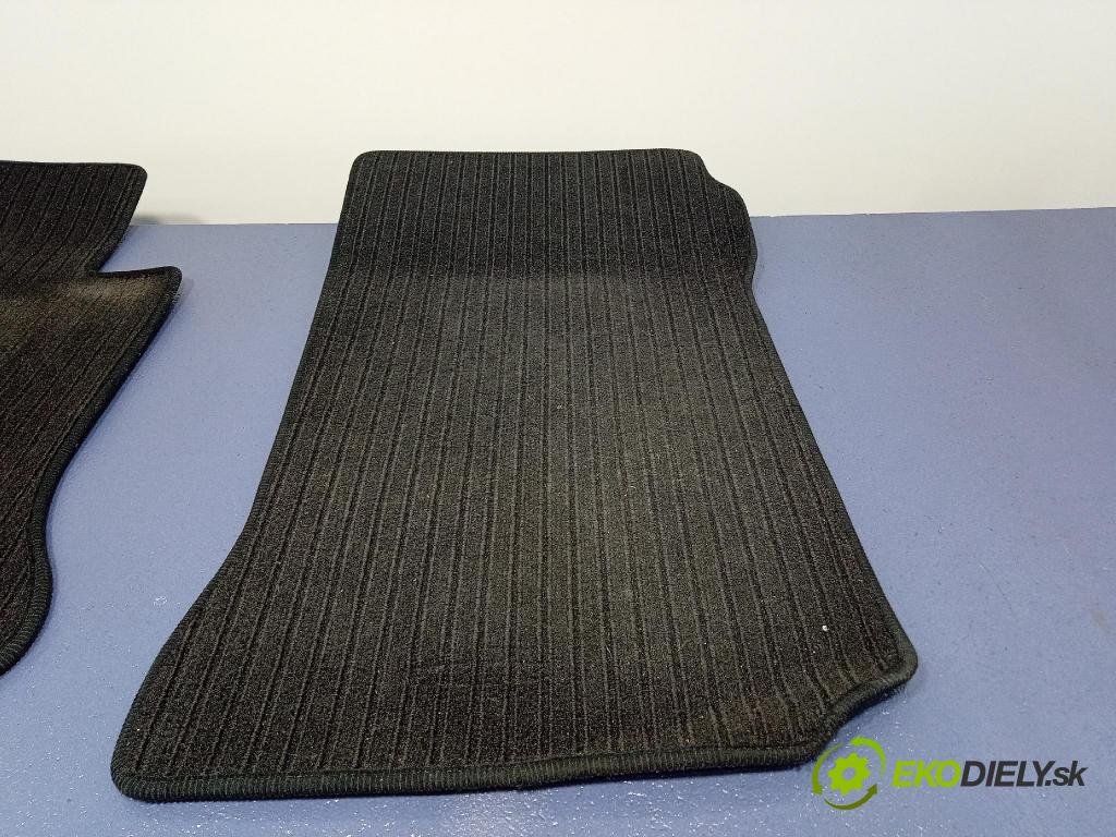 Mercedes C-klasa 2012 koberec do auta A2076801548