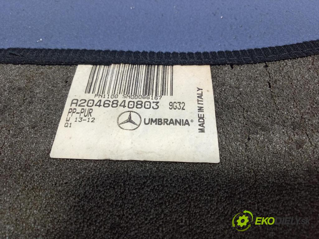 Mercedes C-klasa 2012 koberec do auta A2076801548