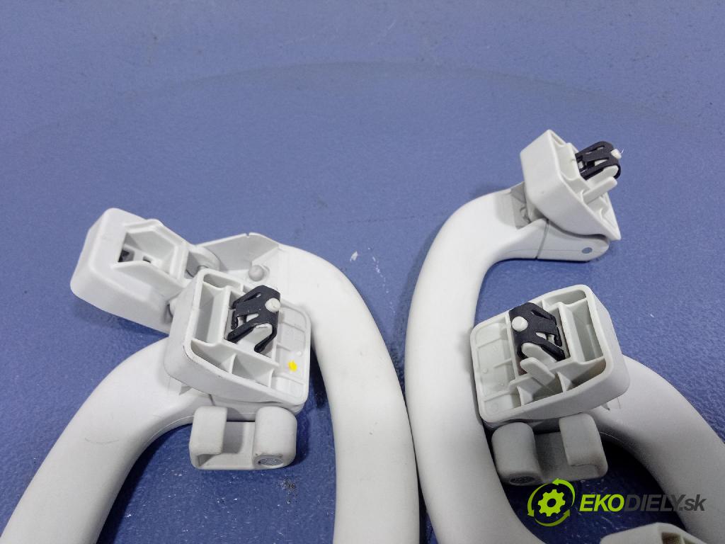 Fiat Tipo 2017 Rukojeť: Podhledy 