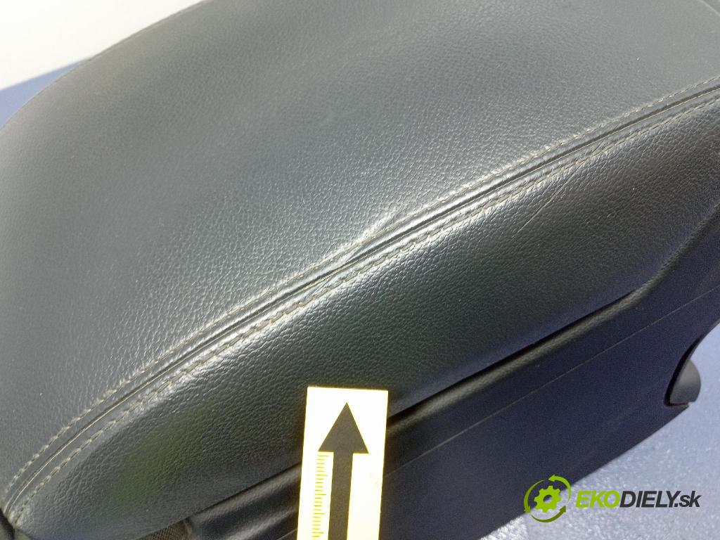 Audi Q5 2010 tunel Stredný: