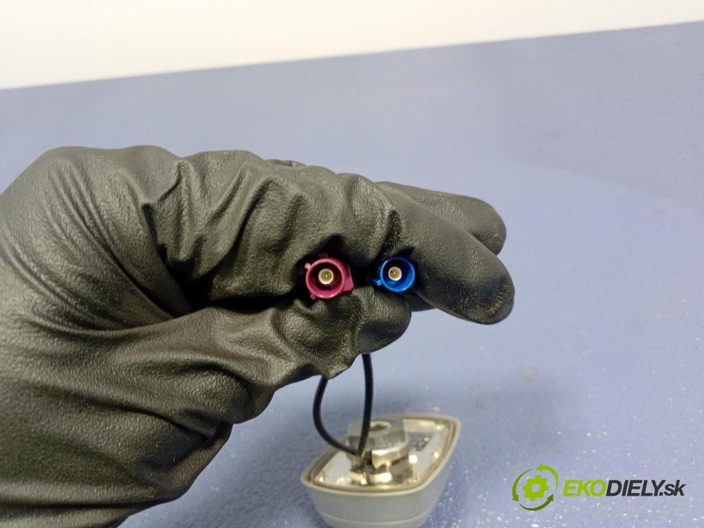 Audi Q5 2010 Antena 8R0035503E