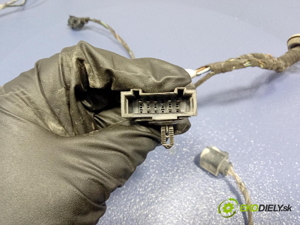 Audi Q5 2010 inštalácia Elektrický: 8R0971104AC