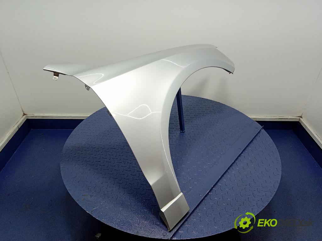 Audi Q5 2010 blatník Predné v pravo: