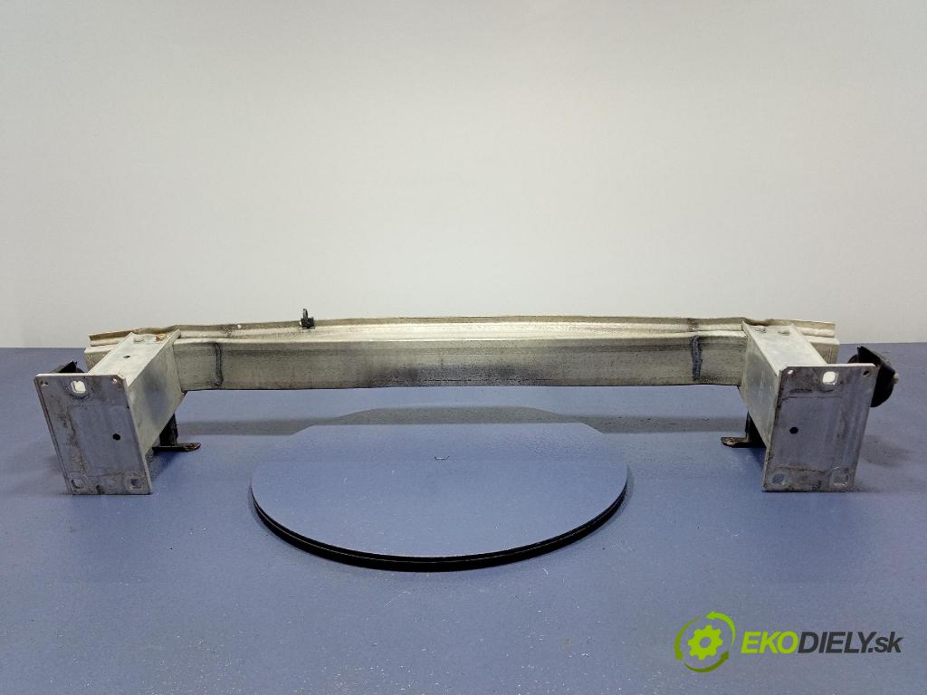 Audi Q5 2010 výstuha narazník Predné 8R0807113B