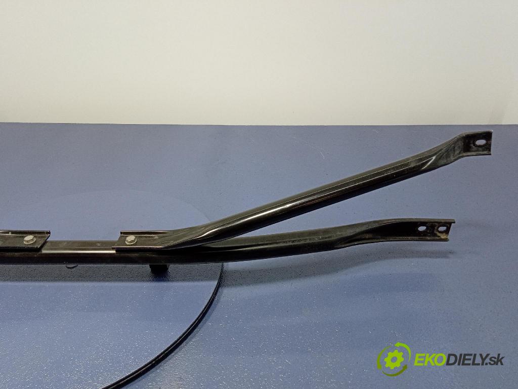 Audi Q5 2010 výstuha Predné: / pas predný 8R0805529