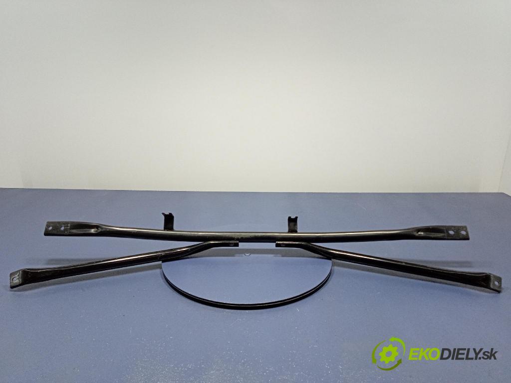 Audi Q5 2010 výstuha Predné: / pas predný 8R0805529