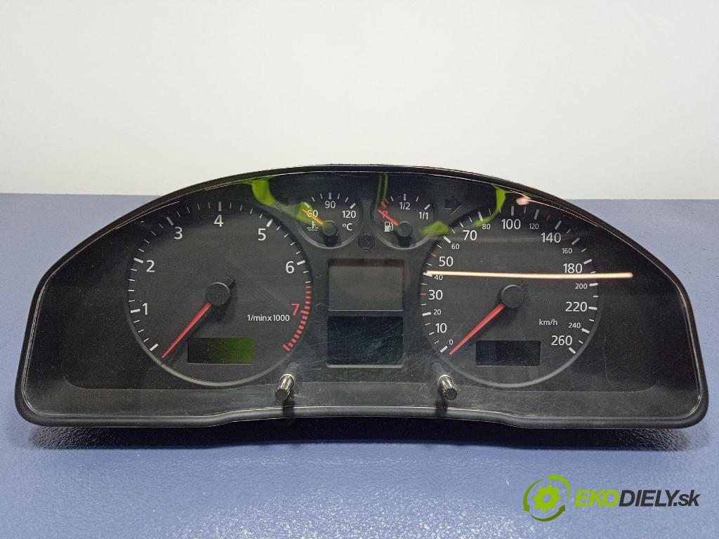 Audi A4 2000 prístrojovka/ budíky 8D0920900B