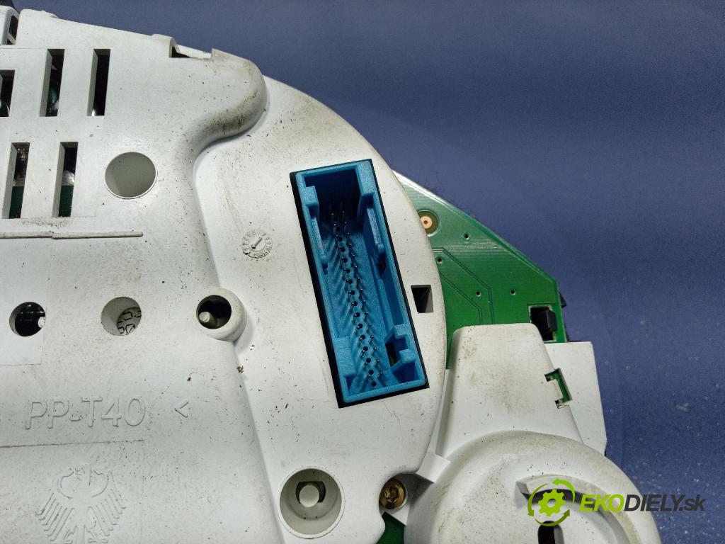 Audi A4 2000 prístrojovka/ budíky 8D0920900B