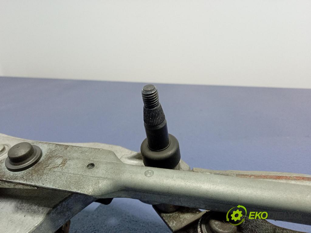 Volvo C30 2007 mechanizmus motor: Stierače: Predné 30699342