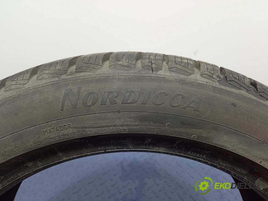 Volvo C30 2007 pneumatika ZIMA: