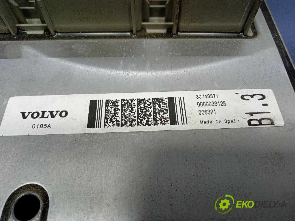 Volvo C30 2007 řídící jednotka Motor: 30743371