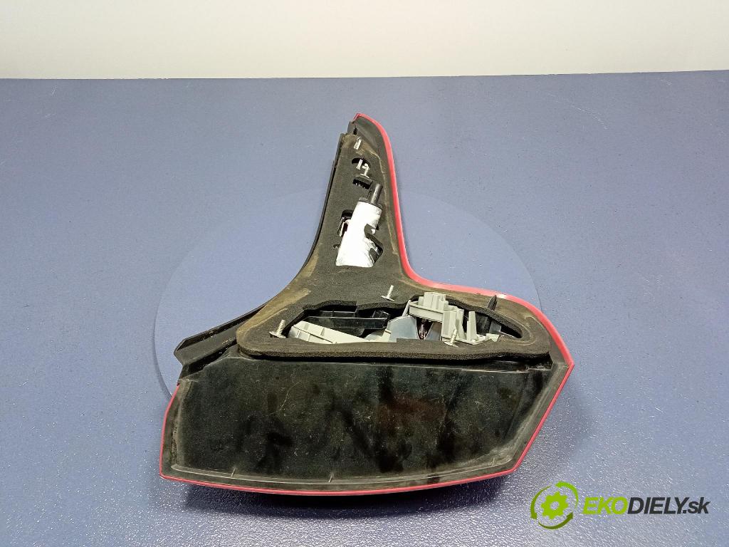 Volvo C30 2007 světlo Zad: levá Mimo: 31213137