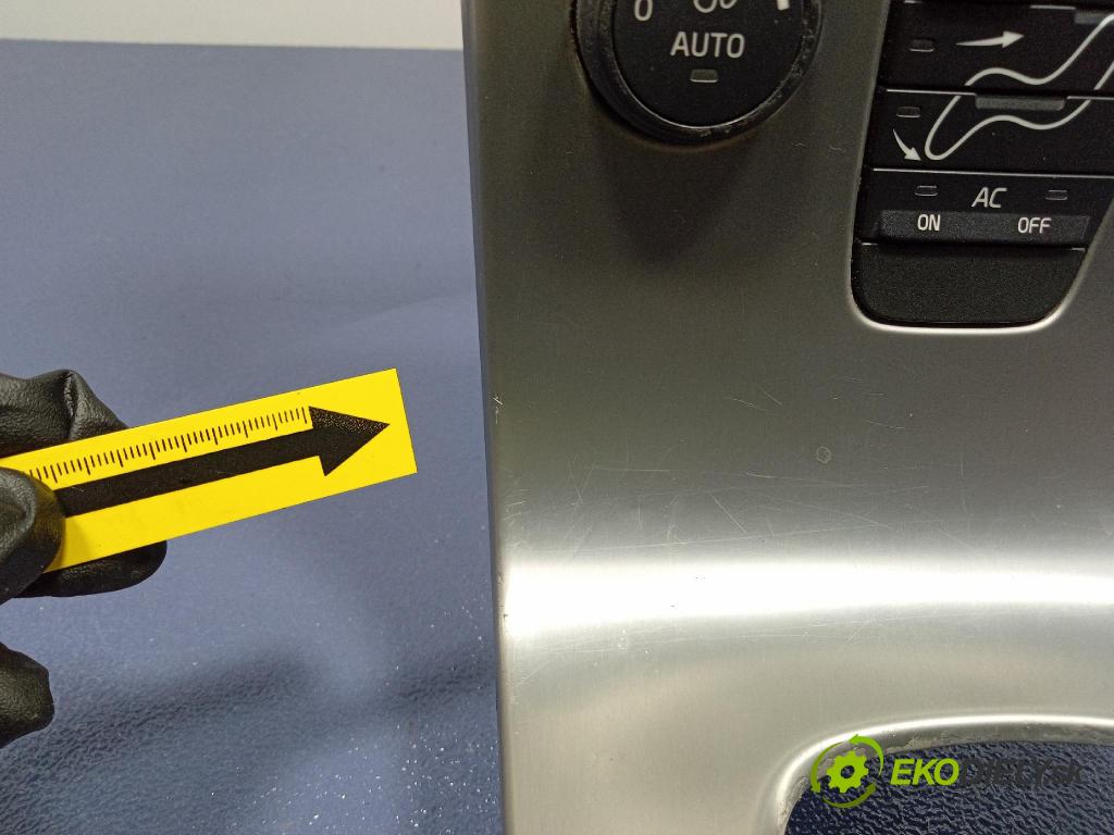 Volvo C30 2007 Přepínač Radio Navigace 30672565