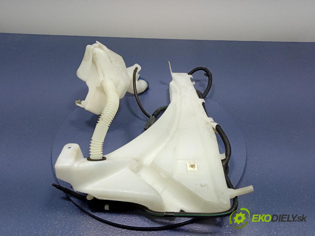 Volvo C30 2007 nádržka Podložka: 30657122