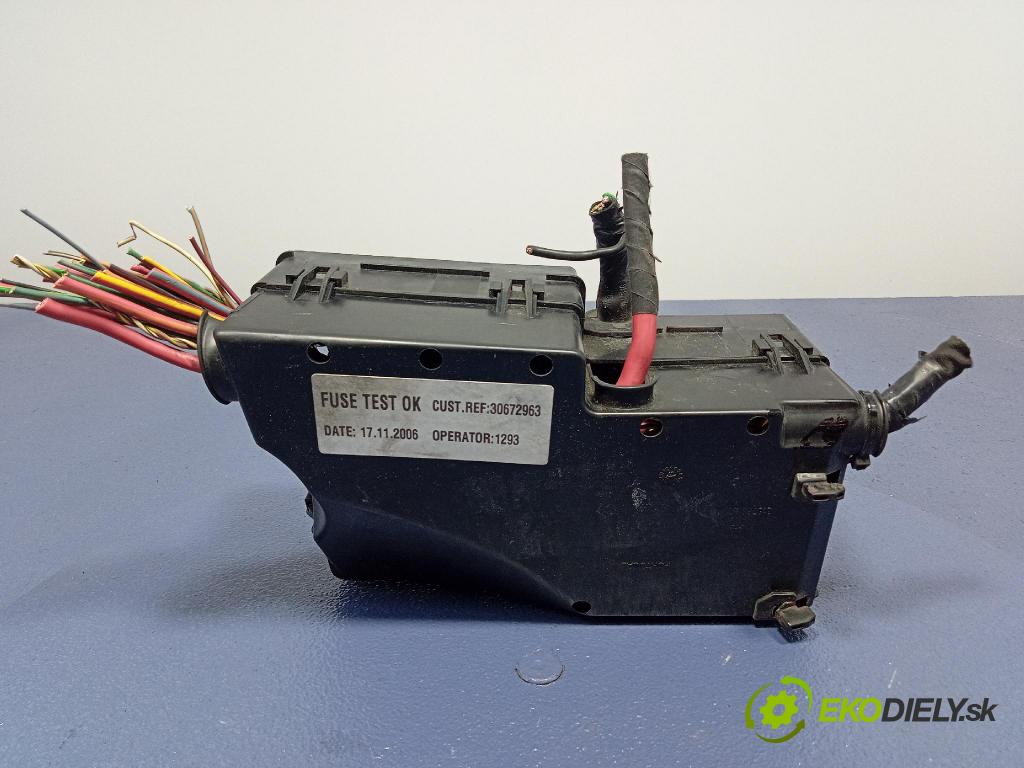 Volvo C30 2007 skrinka Poistky: 8688040