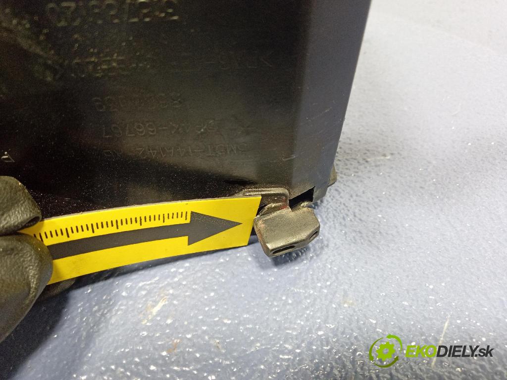 Volvo C30 2007 skrinka Poistky: 8688040