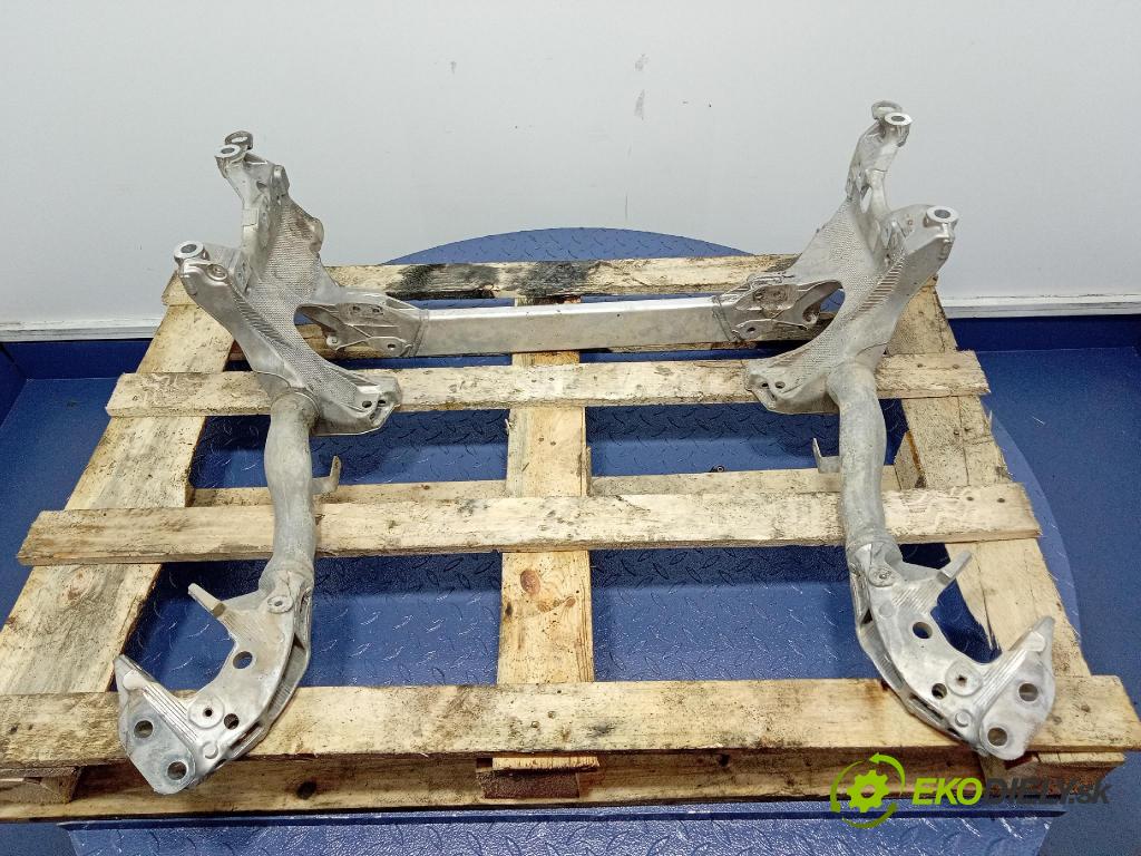 Audi Q5 2010 Výstuha 8R0399315G