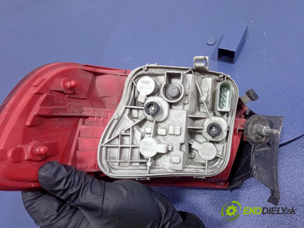 Audi A3 2005 svetlo / reflektor zad ľavá Vonkajsia: 8P4945095C