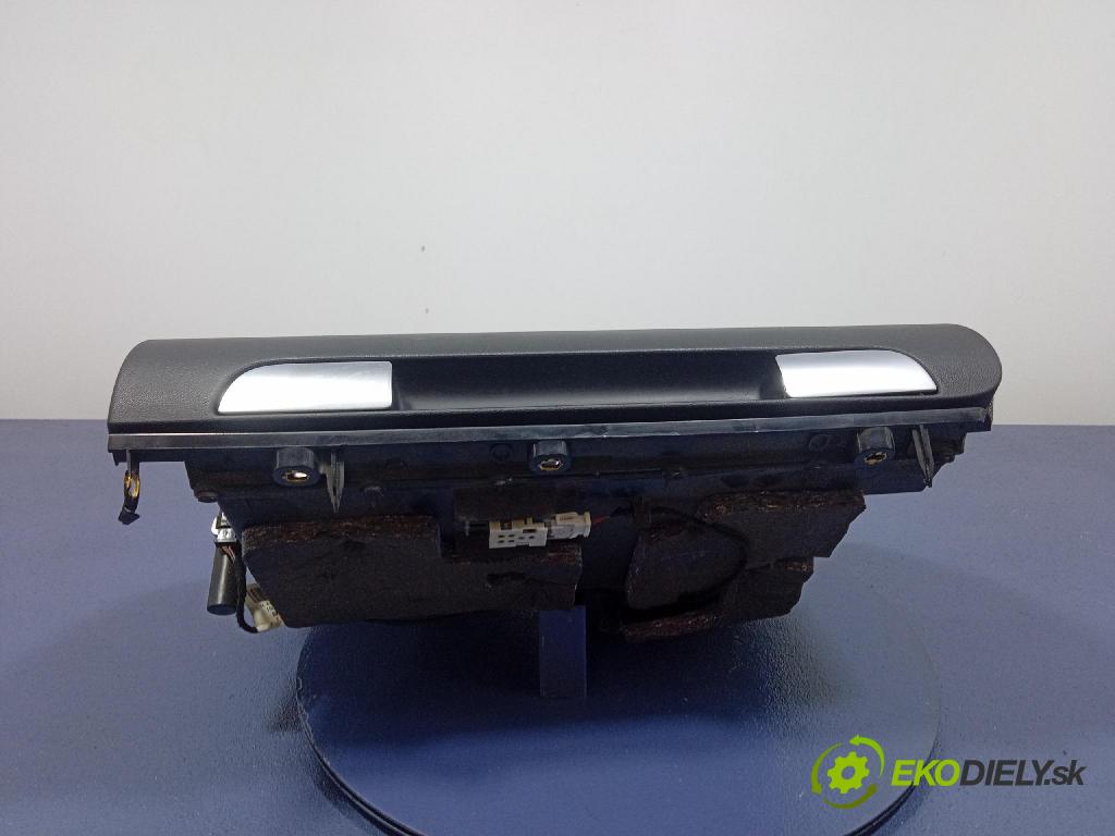 Audi A3 2005 kastlík 8P1857035