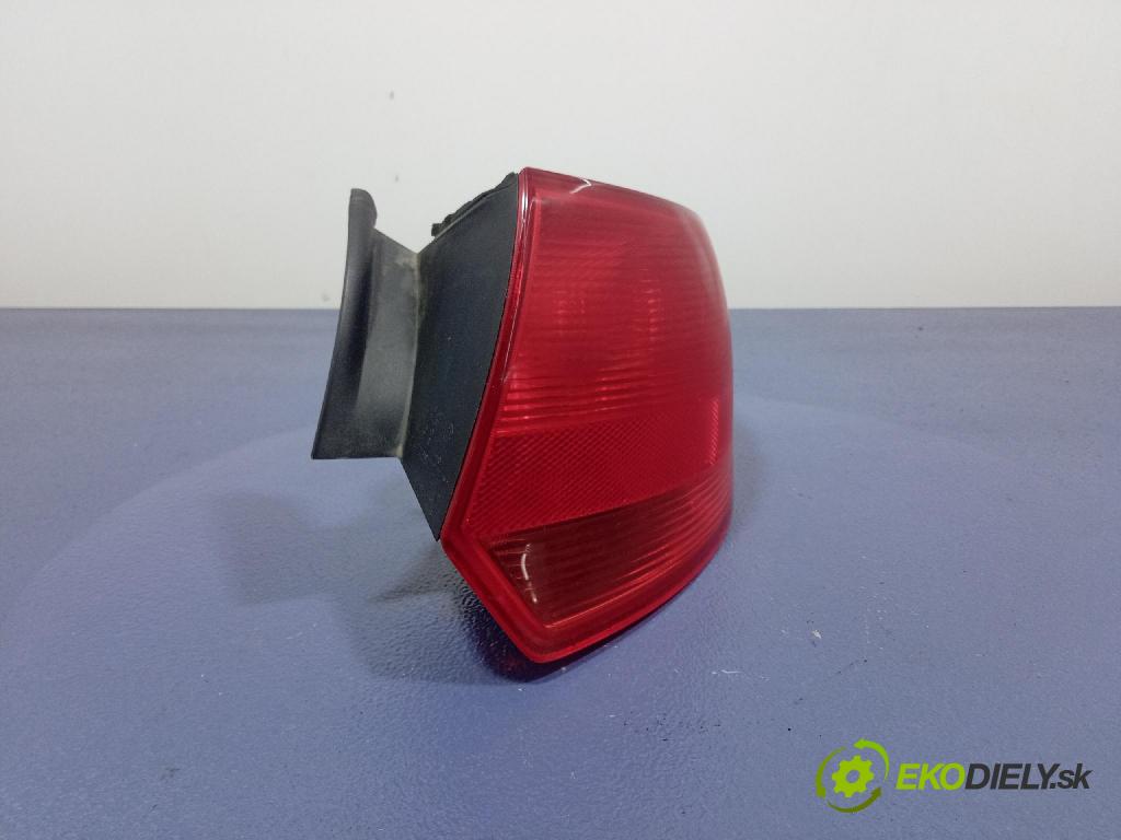 Audi A3 2005 svetlo / reflektor zad Prava: Vonkajsia: 8P4945096C