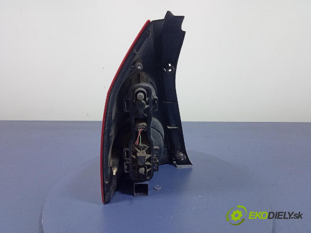 Nissan Primera 2003 svetlo / reflektor zad Prava: Vonkajsia: