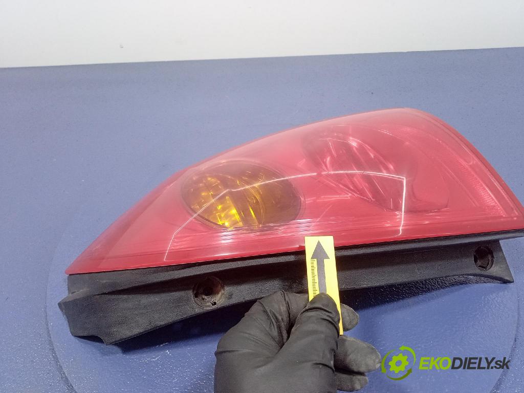 Nissan Primera 2003 svetlo / reflektor zad Prava: Vonkajsia: