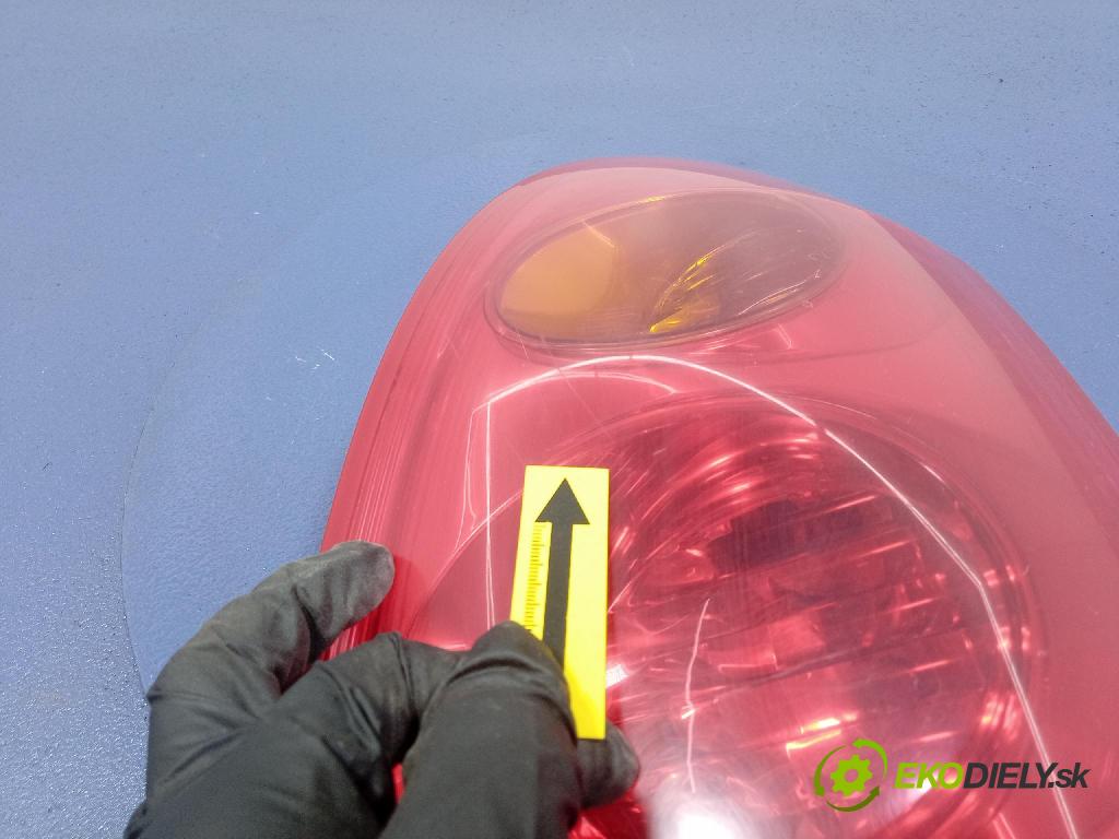 Nissan Primera 2003 svetlo / reflektor zad Prava: Vonkajsia: 