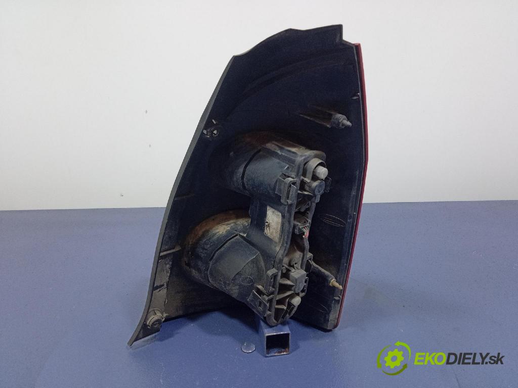 Nissan Primera 2003 svetlo / reflektor zad ľavá Vonkajsia: