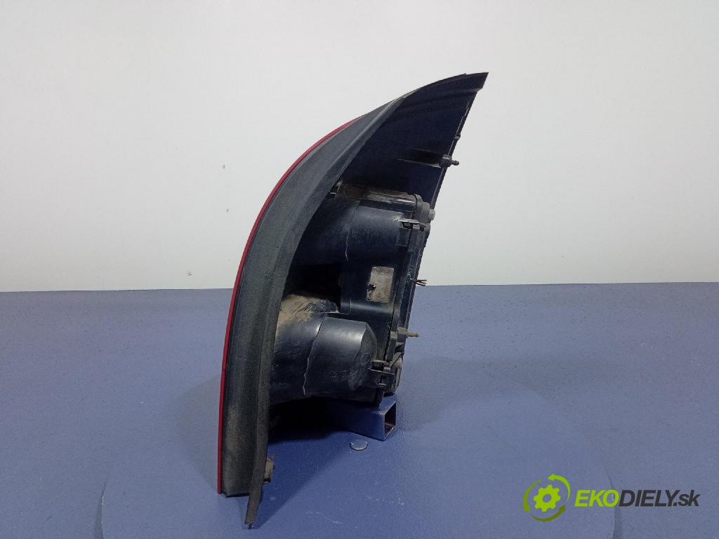 Nissan Primera 2003 svetlo / reflektor zad ľavá Vonkajsia: