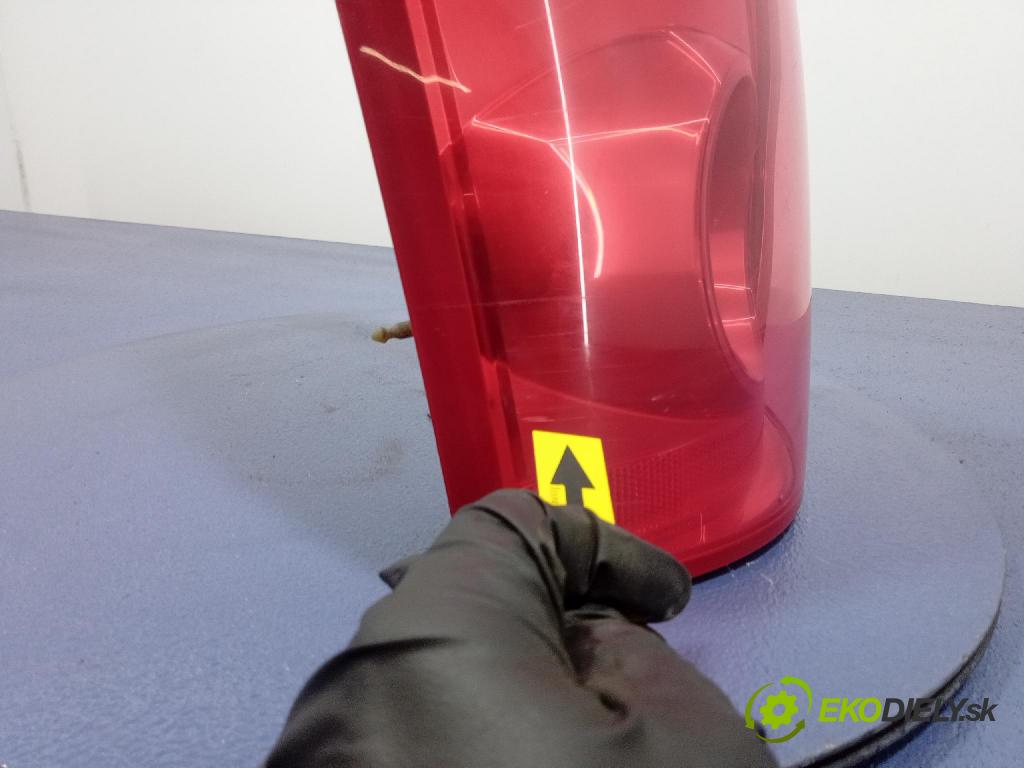 Nissan Primera 2003 svetlo / reflektor zad ľavá Vonkajsia: