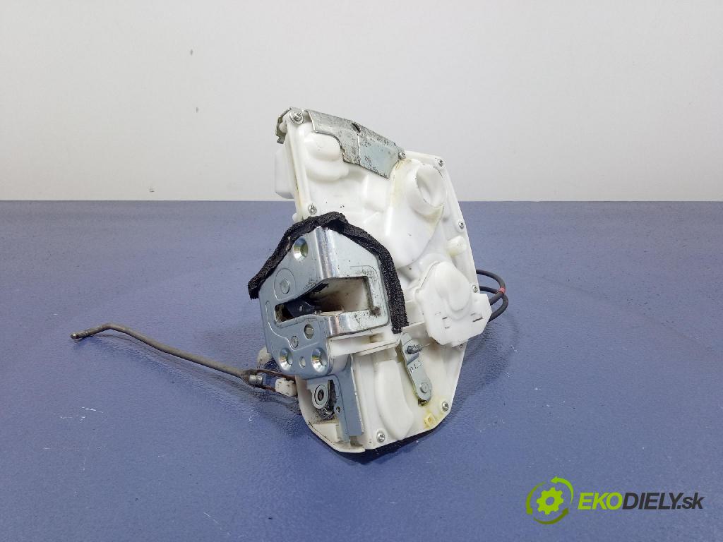 Suzuki Swift 2006 zámok dvere Predné Vľavo: