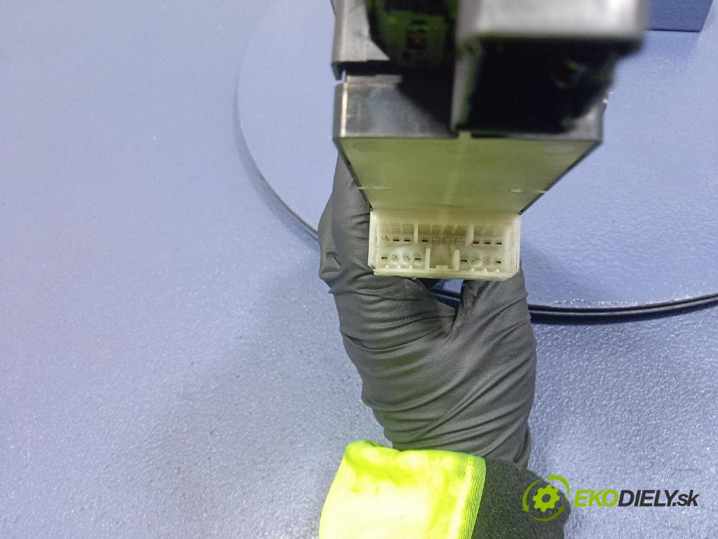 Suzuki Swift 2006 prepínač Okná: 83762-62J11