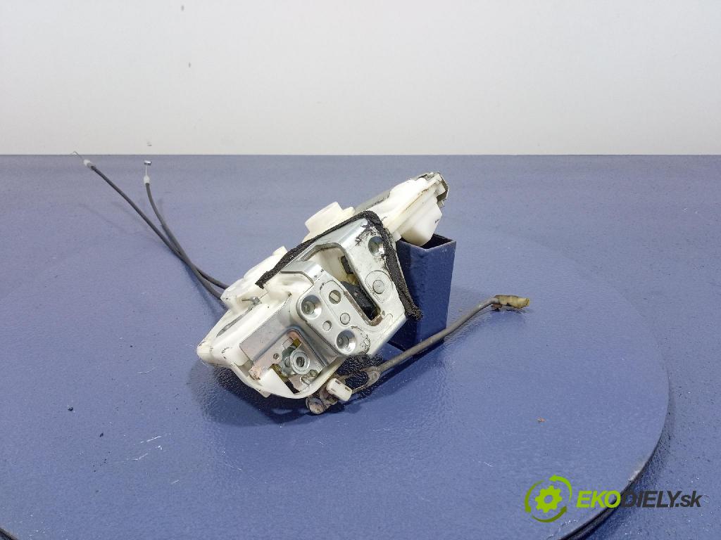 Suzuki Swift 2006 zámok dvere Predné v pravo: