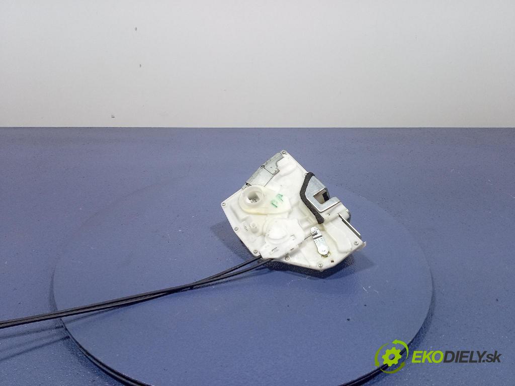 Suzuki Swift 2006 zámok dvere Predné v pravo: